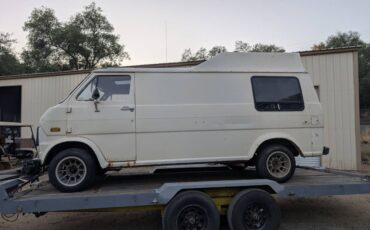 Ford-econoline-1973-white-3