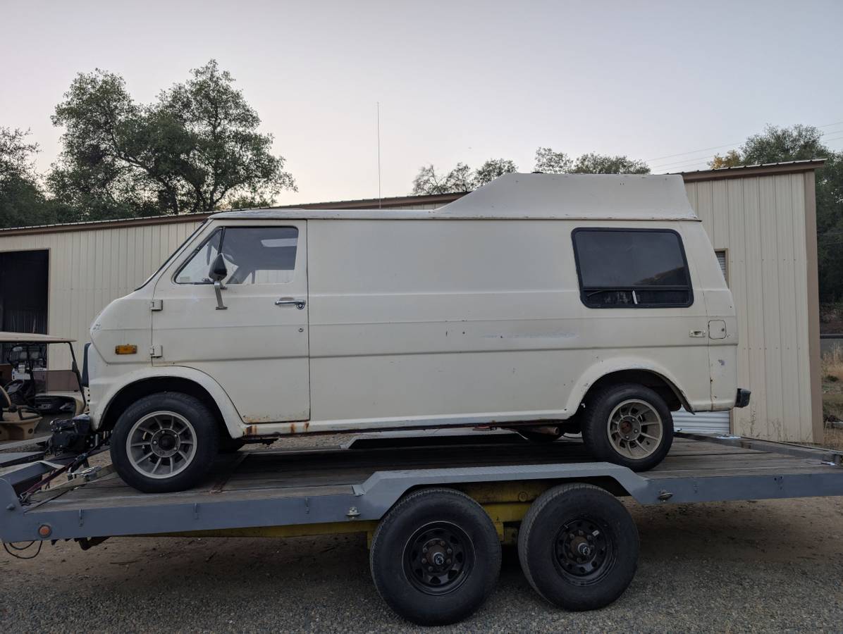 Ford-econoline-1973-white-3