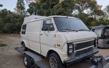 Ford-econoline-1973-white-4