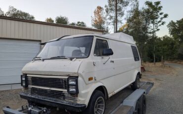 Ford-econoline-1973-white-5