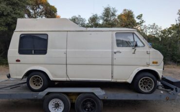 Ford-econoline-1973-white-6