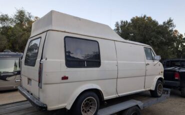Ford-econoline-1973-white-7