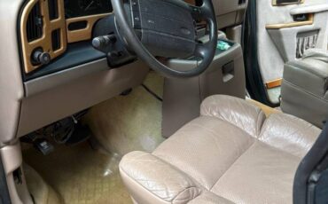 Ford-econoline-conversion-van-1995-green-3