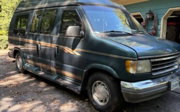 Ford-econoline-conversion-van-1995-green-6