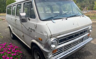 Ford-econoline-e-300-1972-white-1