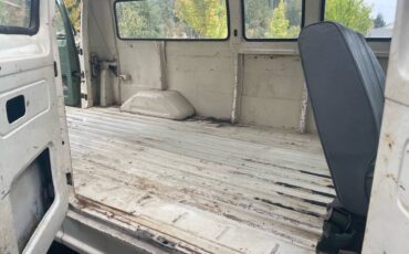 Ford-econoline-e-300-1972-white-12