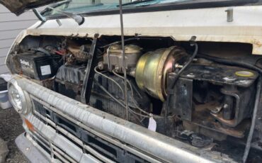 Ford-econoline-e-300-1972-white-3