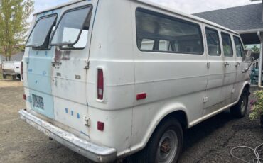 Ford-econoline-e-300-1972-white-4