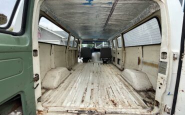 Ford-econoline-e-300-1972-white-6