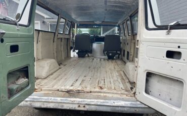 Ford-econoline-e-300-1972-white-7
