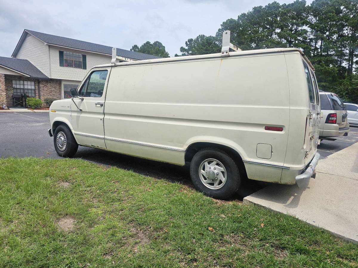 Ford-econoline-e150-cargo-van-1990-white-2