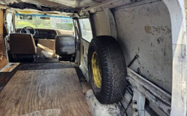 Ford-econoline-e150-cargo-van-1990-white-5