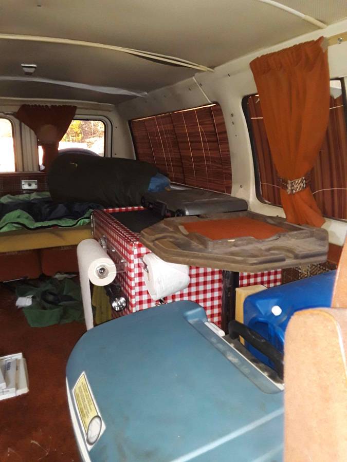 Ford-econoline-van-1979-white-11