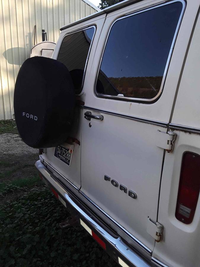 Ford-econoline-van-1979-white-2