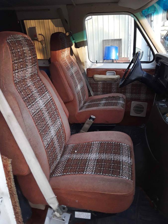 Ford-econoline-van-1979-white-5