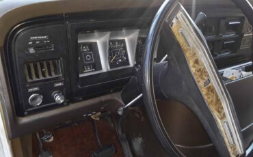 Ford-econoline-van-1979-white-8