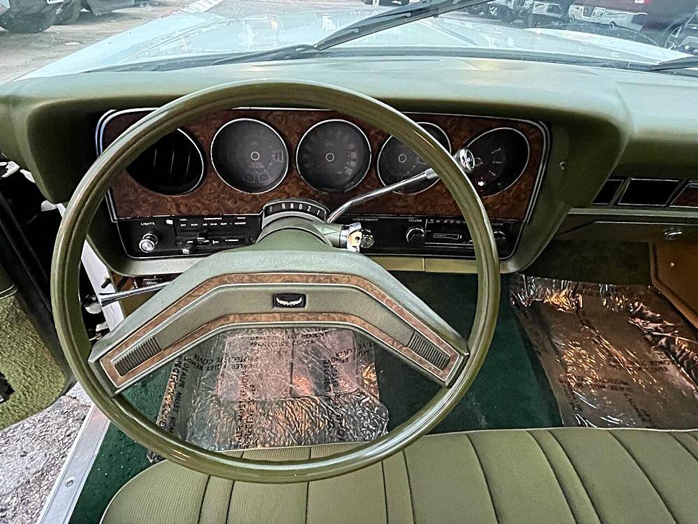 Ford-elite-1975-white-16