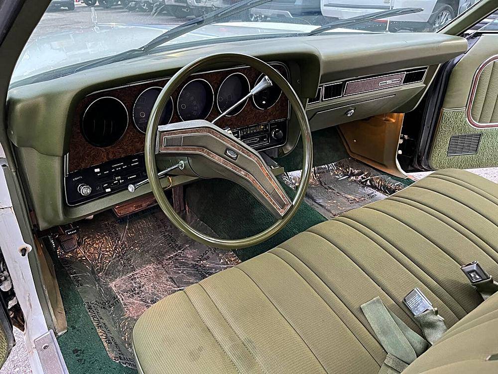 Ford-elite-1975-white-17