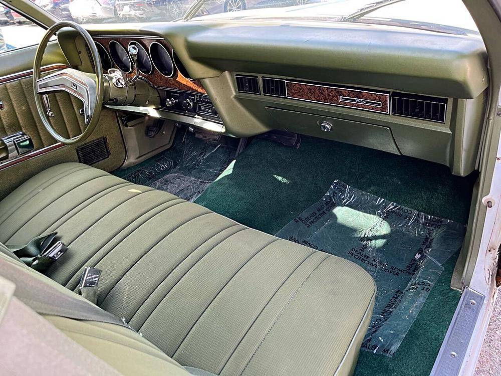 Ford-elite-1975-white-4