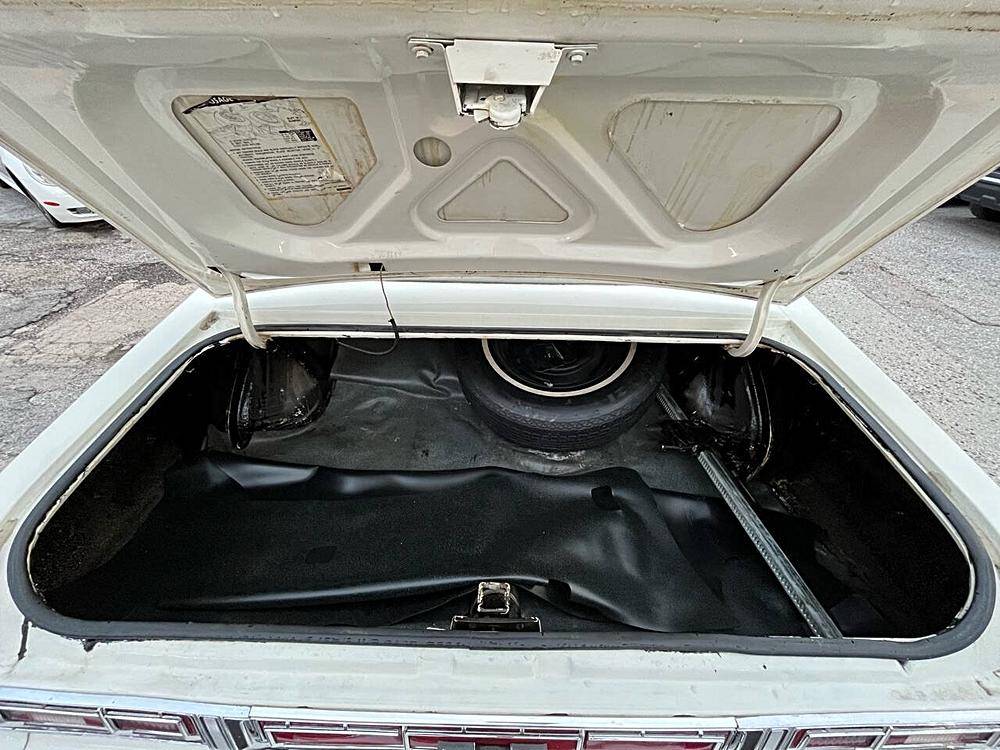 Ford-elite-1975-white-7
