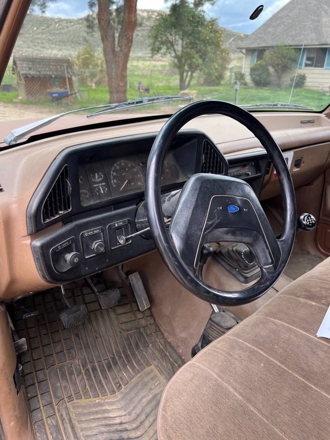 Ford-escape-diesel-1990-brown-9