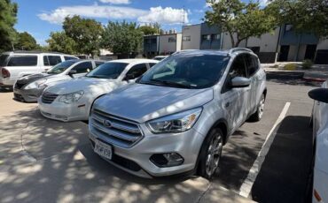 Ford-escape-titanium-1967-grey-1