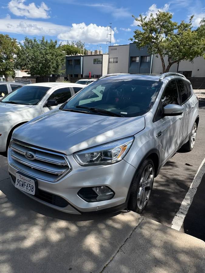 Ford-escape-titanium-1967-grey-2