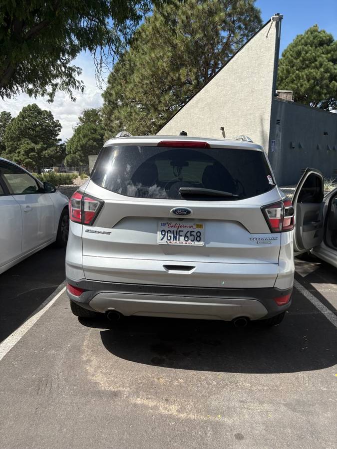 Ford-escape-titanium-1967-grey-3