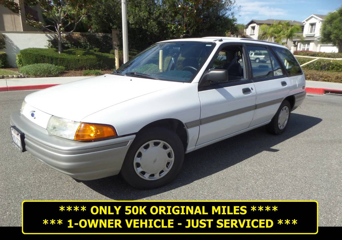 Ford-escort-lx-wagon-1991-white-7