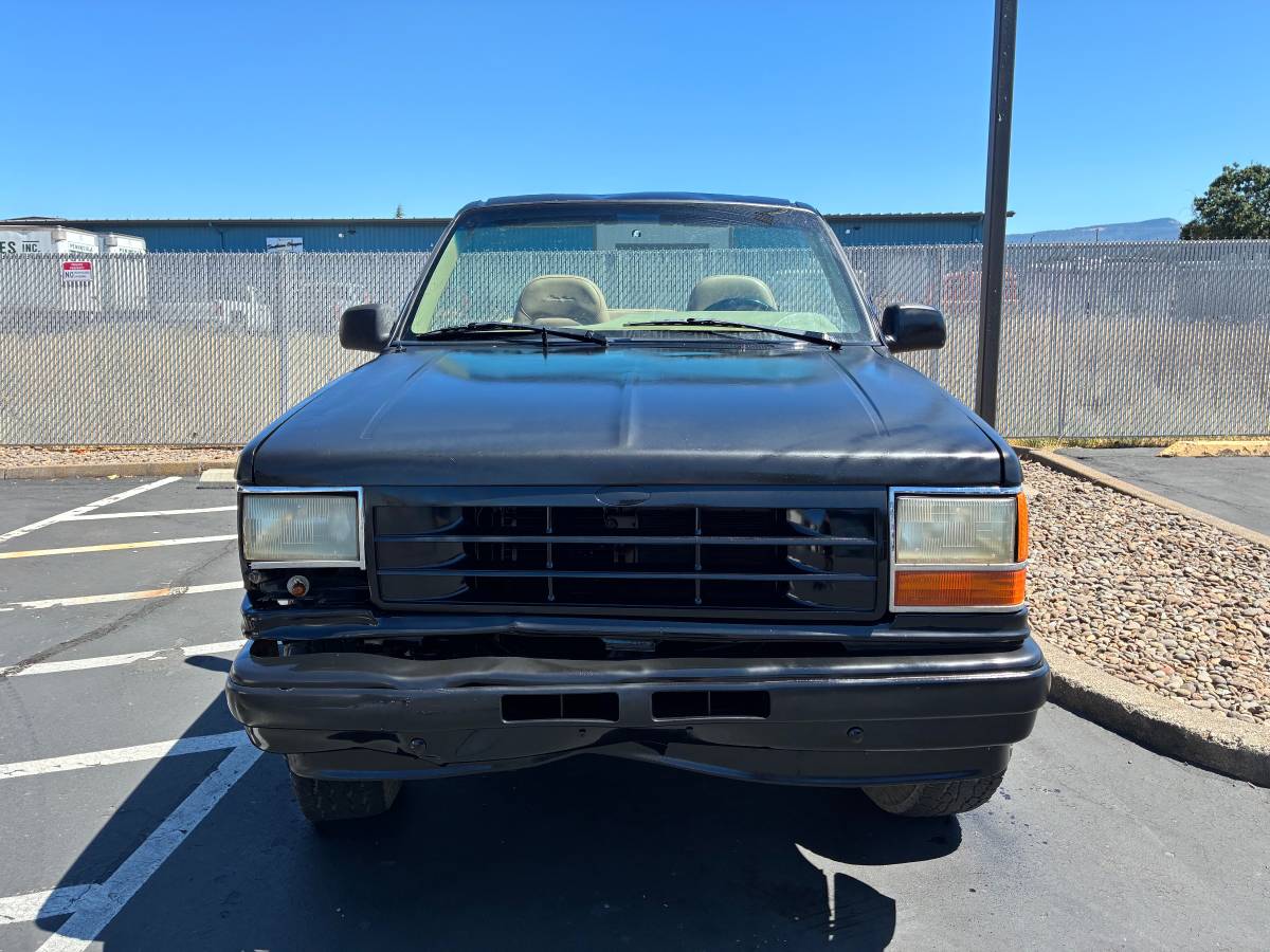 Ford-explorer-eddie-bauer-1991-black-3