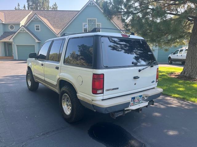 Ford-explorer-eddie-bauer-4-x-4-1991-white-2