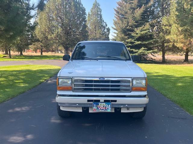 Ford-explorer-eddie-bauer-4-x-4-1991-white-3