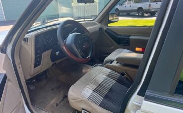 Ford-explorer-eddie-bauer-4-x-4-1991-white-4