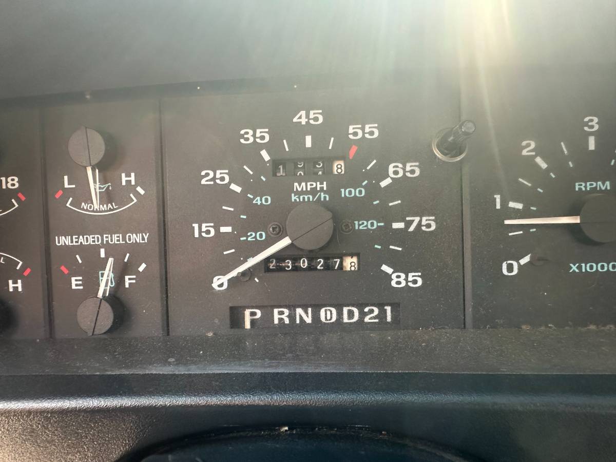 Ford-explorer-eddie-bauer-4x4-1994-1