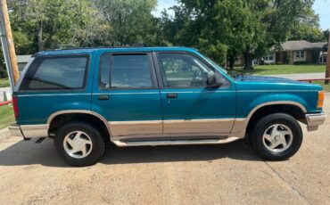 Ford-explorer-eddie-bauer-4x4-1994
