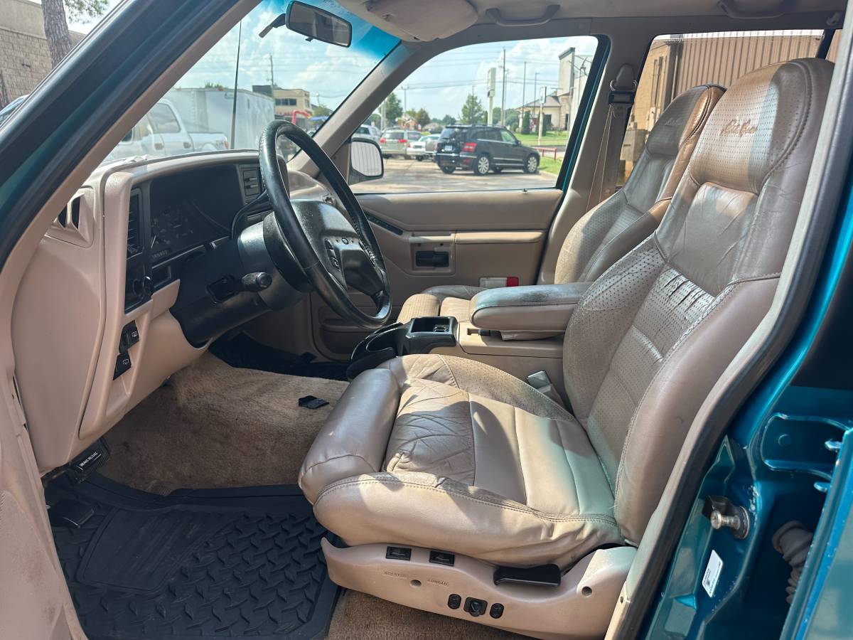 Ford-explorer-eddie-bauer-4x4-1994-4