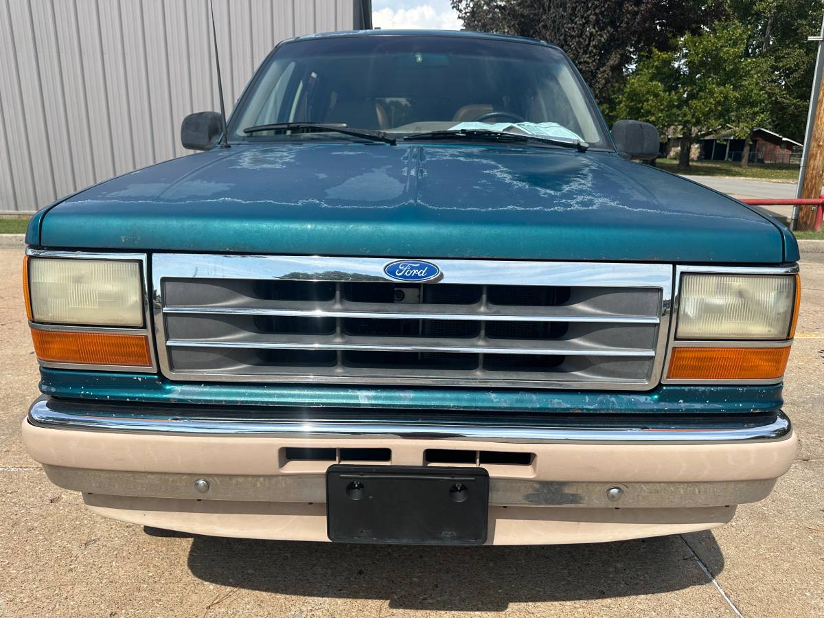 Ford-explorer-eddie-bauer-4x4-1994-5