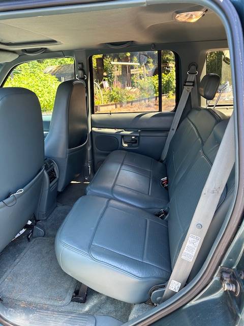 Ford-explorer-eddie-bauer-4x4-1995-green-10