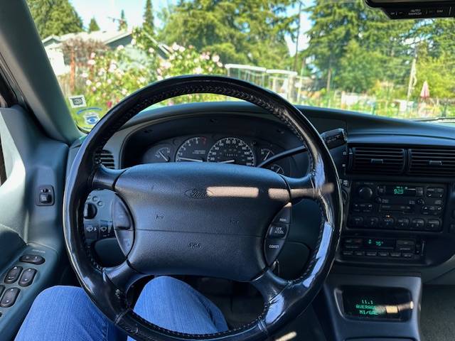 Ford-explorer-eddie-bauer-4x4-1995-green-14