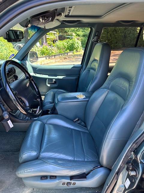 Ford-explorer-eddie-bauer-4x4-1995-green-7
