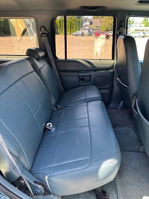 Ford-explorer-eddie-bauer-4x4-1995-green-9