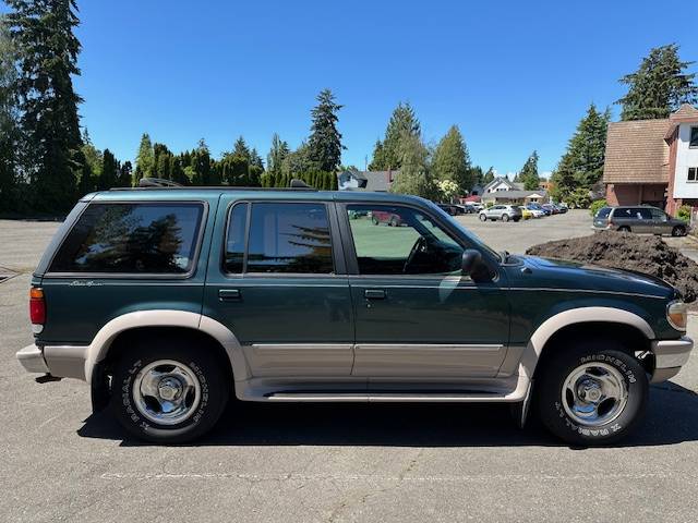 Ford-explorer-eddie-bauer-4x4-1995-green