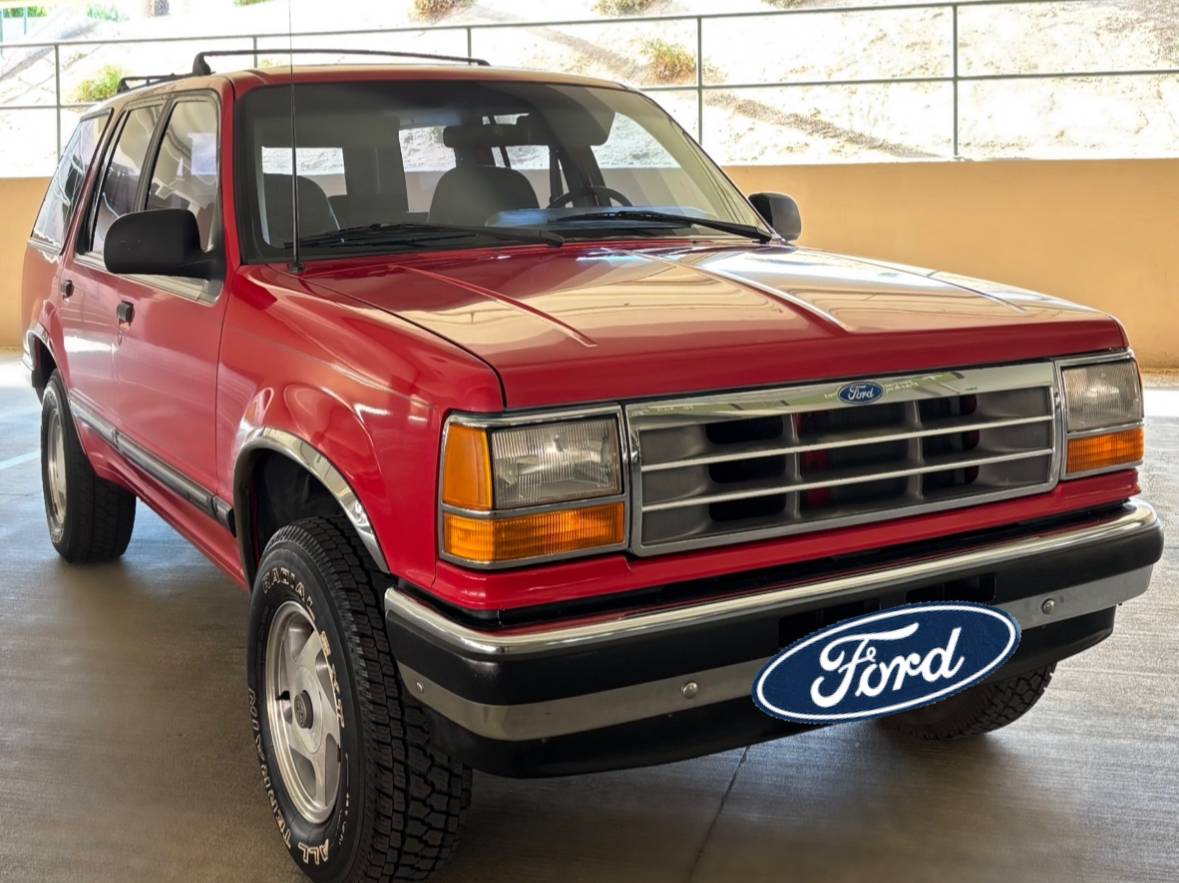 Ford-explorer-xlt-4x4-one-owner-70k-miles-1981-red-1