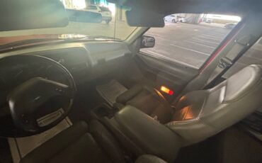 Ford-explorer-xlt-4x4-one-owner-70k-miles-1981-red-6