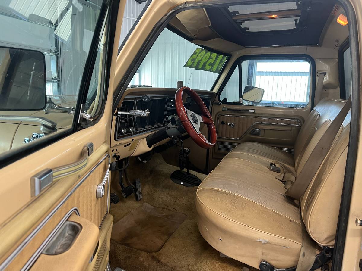 Ford-f-150-1977-custom-7