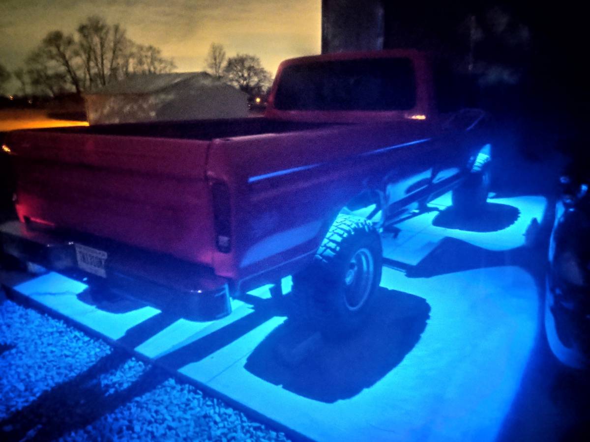 Ford-f-150-1977-red-8