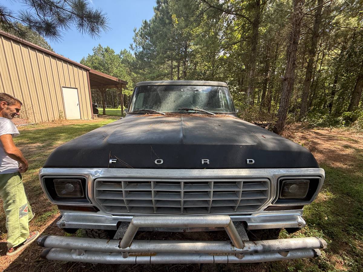 Ford-f-150-1979-black-10