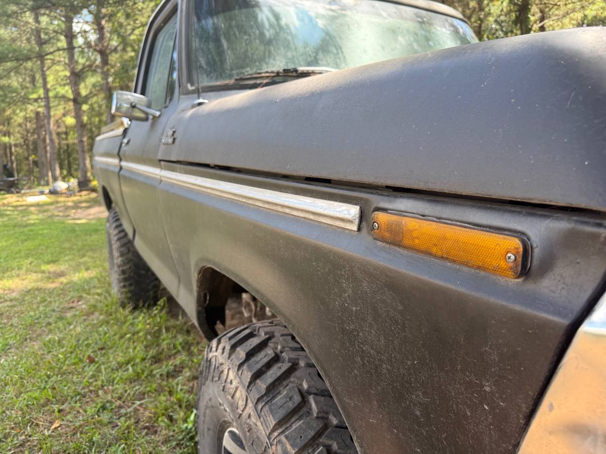 Ford-f-150-1979-black-11