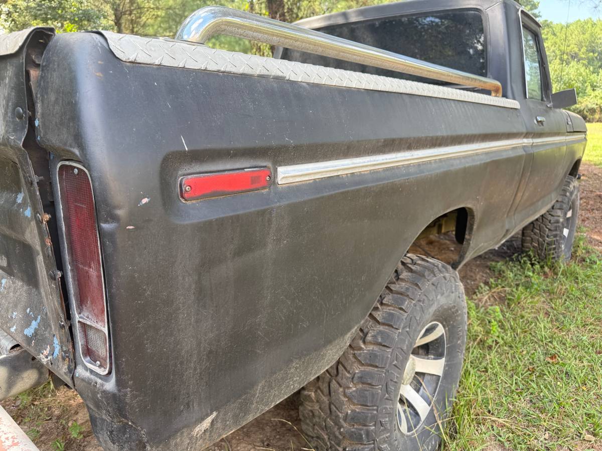 Ford-f-150-1979-black-12