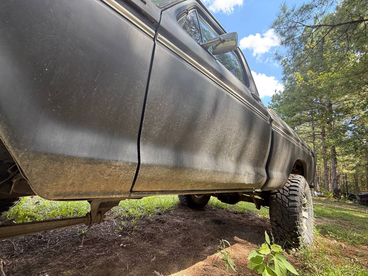 Ford-f-150-1979-black-7
